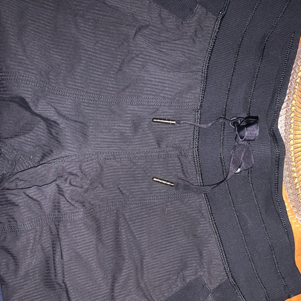 Lululemon black joggers, size 4 TALL,